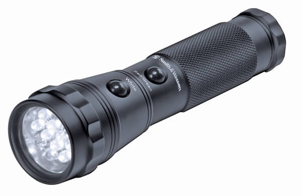 The Best Flashlights For Retaining Night Vision -- Reactual