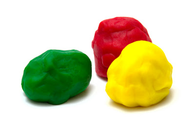 Sea Bear's Kindergarten: Reading and Spelling with Playdoh?